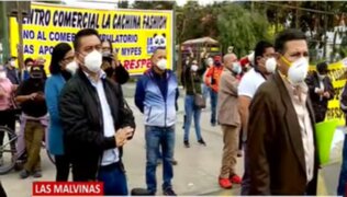 Trabajadores formales de Av. Argentina y vecinos de parque zonal Cahuide en contra de traslado de ambulantes