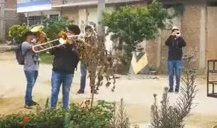 Chimbote: músicos callejeros ‘Pandemia band’ armaron fiesta en las calles