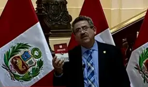 Presidente del Congreso afirma que Ejecutivo pretende confundir a los peruanos