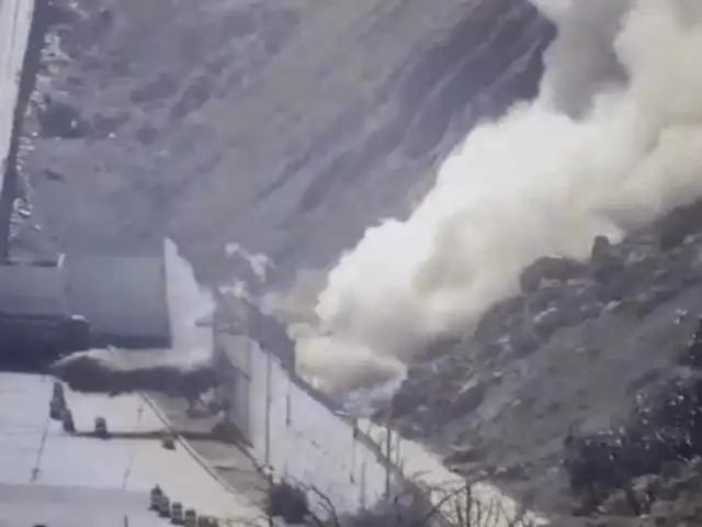 Piura: Cámaras de seguridad captan derrumbe de un cerro