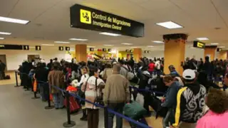 Reprogramarán viajes a usuarios que perdieron vuelos por aglomeración en aeropuerto Jorge Chávez