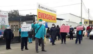 Tacna: Personal médico protesta por colapso del sistema hospitalario