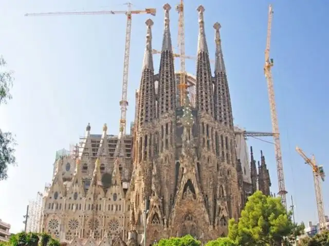Basílica de la Sagrada Familia de Barcelona reabrirá sus puertas este sábado