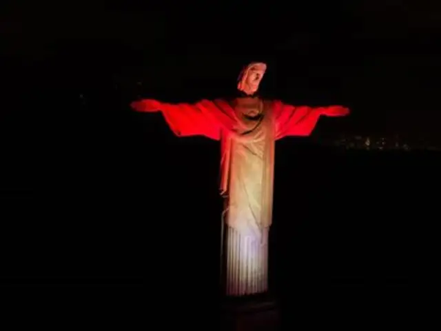 Brasil: Cristo Redentor de Río de Janeiro lució los colores de la bandera del Perú
