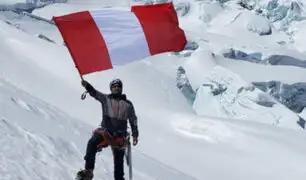Nevado Huascarán: montañista escaló más de 6 mil metros de altitud para colocar la bicolor