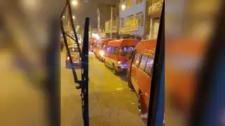 SJM: combis informales bloquean ingreso y salida de ambulancias del Hospital María Auxiliadora