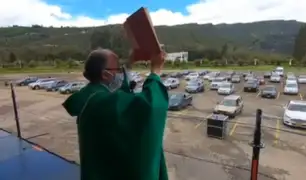 Colombia: sacerdote predica la palabra de Dios al estilo de autocines