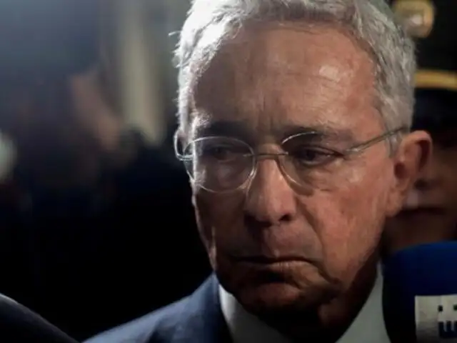 Colombia: ordenan la detención del expresidente Álvaro Uribe