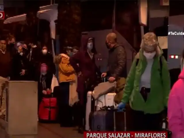 Miraflores: unos 250 ciudadanos canadienses varados regresan a su país