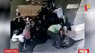 Miraflores: Recicladores roban tapa de buzón en Av. Paseo de la República