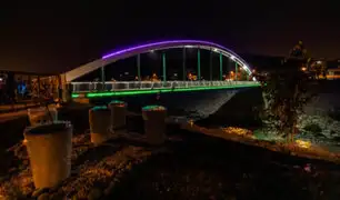 FOTOS: iluminación de puente malecón Checa se convierte en nuevo atractivo de SJL