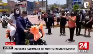 Huaral: peculiar caravana de recién casados en moto