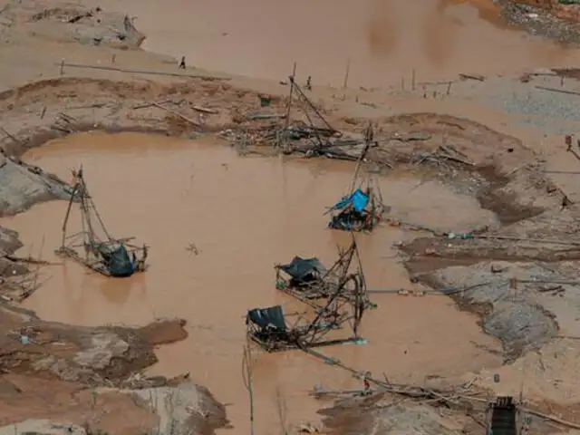 Madre de Dios: destruyen campamento y maquinaria utilizada en la minería ilegal