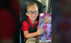 Niño le pidió a su mamá una muñeca porque quiere ser "el mejor papá del mundo"