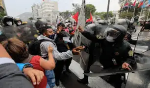 Cercado de Lima: retiran a manifestantes que protestaban frente al Congreso