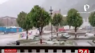 Huánuco: Torrencial lluvia y granizada inundan calles y plazas