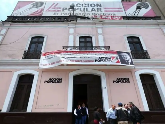 Acción Popular: opiniones divididas tras aprobación de vacancia contra Martín Vizcarra