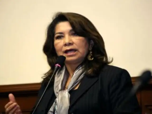 Martha Chávez renuncia a militancia y bancada de Fuerza Popular
