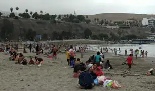 Chorrillos: decenas de familias visitaron la playa Agua Dulce por el feriado