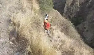 Cusco: rescatan a tres turistas que quedaron atrapados en una pendiente rocosa