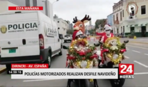 Cercado de Lima: policías motorizados realizan desfile navideño
