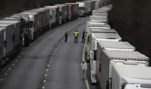 Reino Unido: aislamiento por nueva cepa de Covid-19 deja varados a cientos de camiones