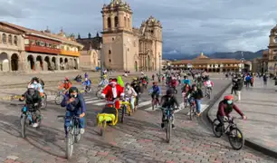 ¡Navidad a pedales! Vecinos y turistas recorrieron las calles de Cusco en bicicleta repartiendo alegría