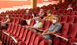 Autorizan ingreso a teatros y conciertos con aforo de 40 % en interiores y 60 % en exteriores
