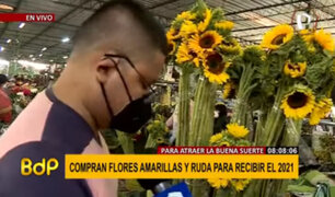 Mercado de Flores: ciudadanos se aglomeran para comprar flores amarillas y ruda