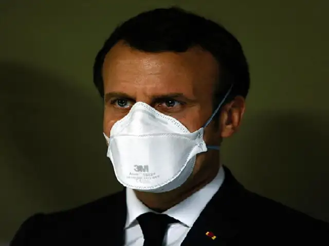 Presidente francés Emmanuel Macron da positivo al coronavirus y se aislará por siete días