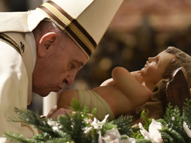 Papa Francisco pide trabajos dignos y unidad en la Iglesia Católica durante Misa de Gallo