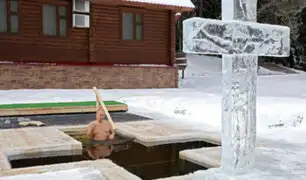 Rusia: Putin se bañó en agua a 20 grados bajo cero para celebrar la Epifanía ortodoxa