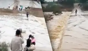 Tumbes: grupo de personas arriesgan la vida al cruzar río
