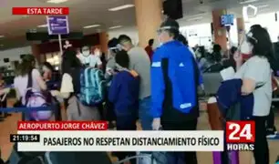 Pasajeros no respetan distanciamiento social en el Aeropuerto Jorge Chávez
