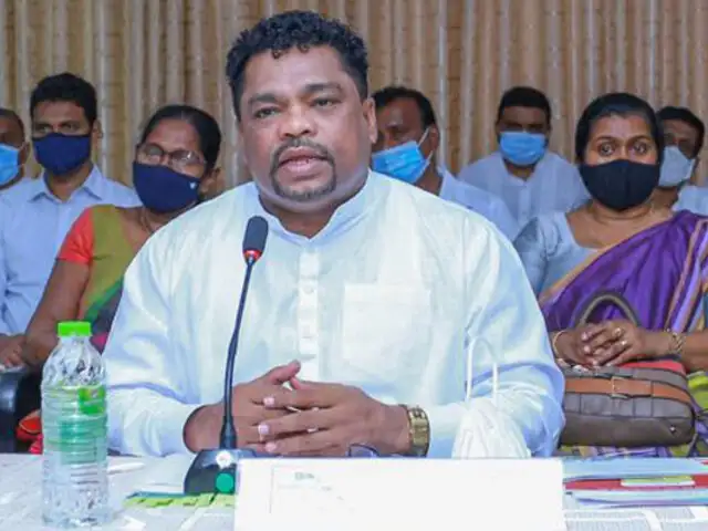 Sri Lanka: ministro que tomó “brebaje milagroso” contra el Covid-19 fue hospitalizado