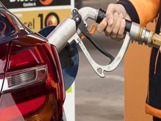 Según Osinergmin, precio de combustible seguirá subiendo en un 14%