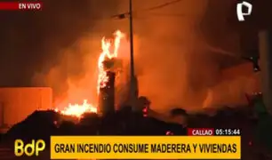 Callao: se registra incendio de grandes proporciones en depósito de maderas