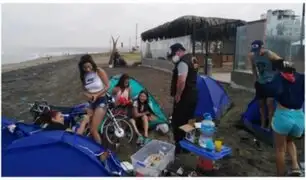 Retiran a extranjeros que acampaban en playa de Huanchaco
