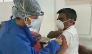 Covid-19: médico del hospital Loayza es el primer peruano en recibir la vacuna de Sinopharm