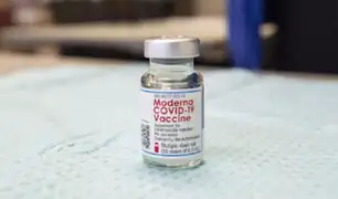 Covid-19: empresa Moderna busca incrementar en 50% la capacidad de sus frascos de vacunas