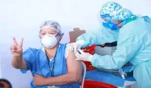 Más de 77 mil profesionales de la salud ya fueron inmunizados contra la COVID-19