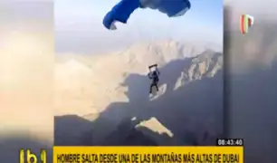 Paracaidista arriesga su vida saltando desde montaña en Dubái