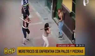 Cercado de Lima: trabajadoras sexuales se enfrentan con palos y piedras por clientes
