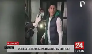 Suboficial de la policía desata el pánico al disparar al interior de un edificio