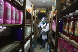 Clausuran locales que vendían artículos de limpieza sin registro sanitario