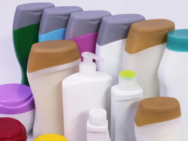 Diversos productos elaborados con plástico podrían incrementar sus precios, según SNI