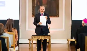 Duque firma decreto para regularizar migrantes venezolanos en Colombia