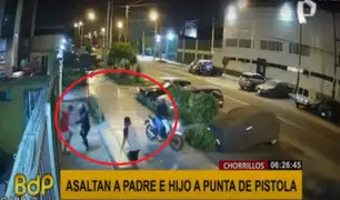 Chorrillos: delincuentes a bordo de moto asaltan a punta de pistola a padre e hijo