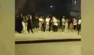 Jóvenes se reúnen en parque para practicar coreografías en pleno toque de queda