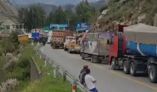 Transportistas bloquearon varios tramos de la Carretera Central en primer día de huelga nacional